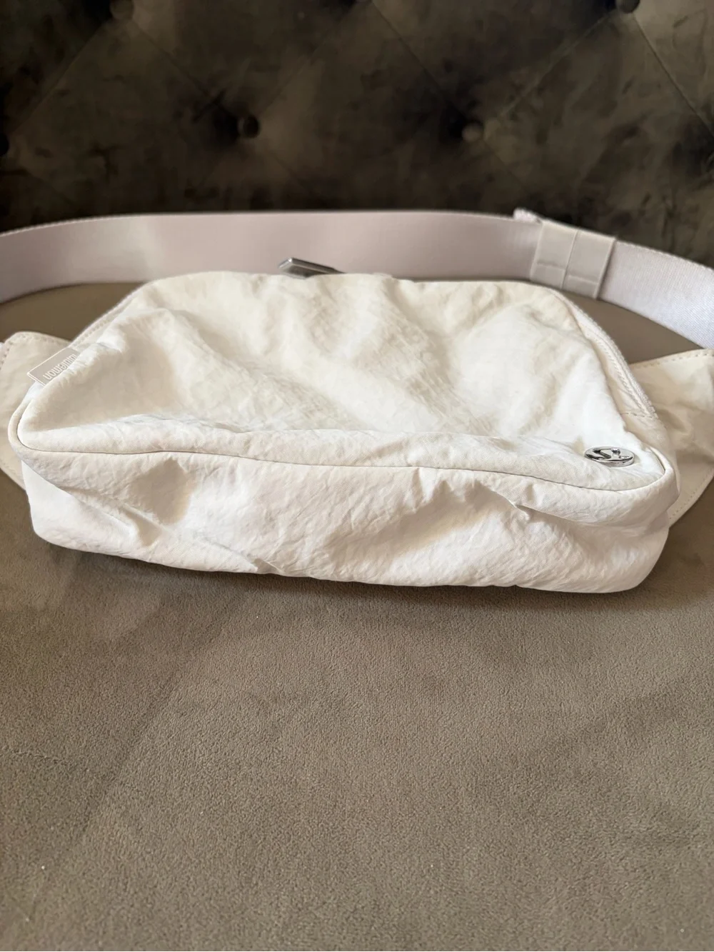 lululemon athletica Everywhere Belt Bag - Light Ivory with Silver Hardware - Picture 3 of 8